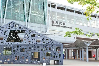 写真:新八代駅