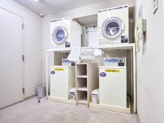 写真:コインランドリー