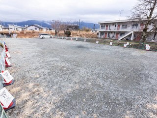 普通車無料駐車場完備