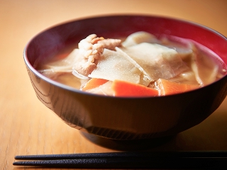 名物メニューは手作りの 「栃木県名産かんぴょう入り、具だくさん豚汁」