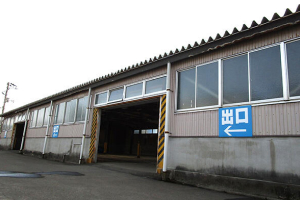 屋根付き駐車場