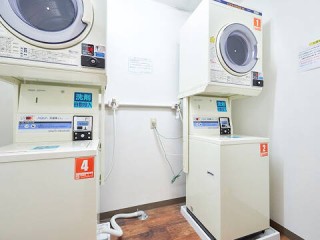 写真:コインランドリー