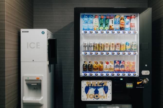 製氷機と自動販売機