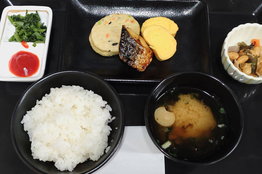 朝食
